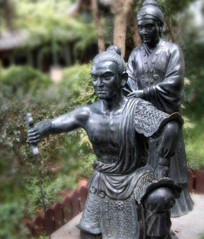 岳飞背上刻的四个字,其实不是精忠报国_张宪_秦桧_何铸