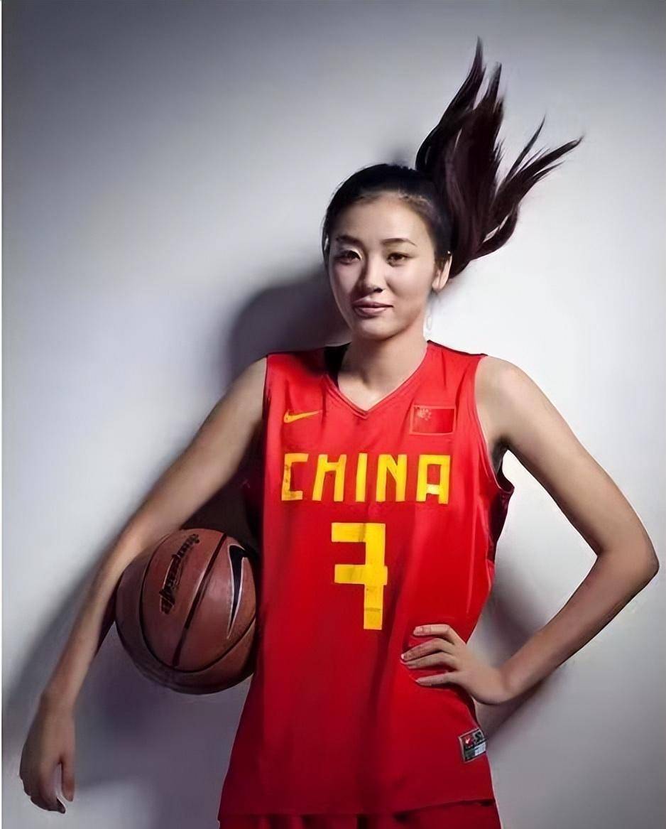 梁天云:被称为中国女篮小巨人,身高1米97,退役后嫁一东北小哥