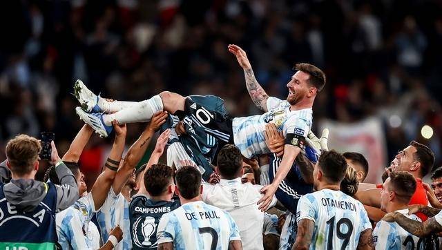 888坑完穆帅又坑意大利队,梅西仍能获得金球奖,本泽马或是陪衬_阿根廷