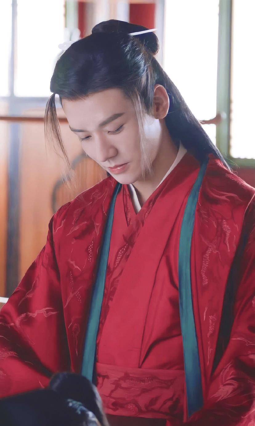古装扮相力压现代装扮,惊艳四座的只有他们_红衣_气质_一身