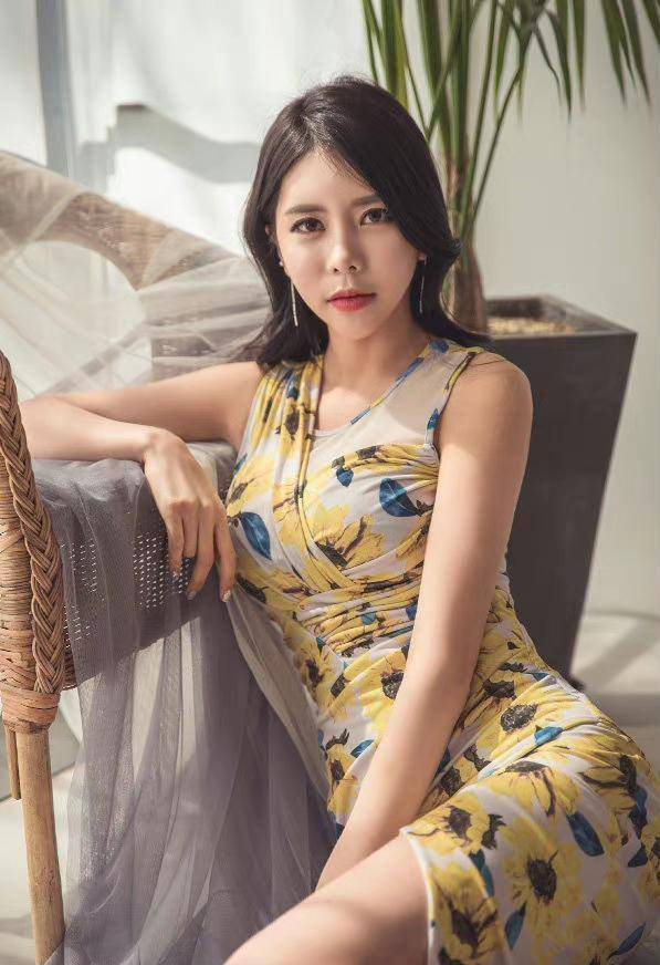 温婉贤淑又美丽动人的漂亮女子