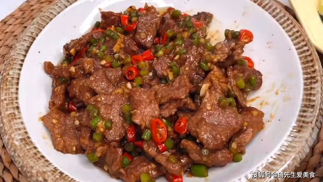 美食分享:蒜苔孜然炒牛肉_备用_姜蒜_人生