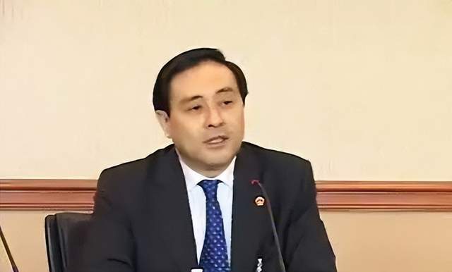 被判十年,一天监狱没蹲,与情人频繁现身高档场所_林崇中_鉴定_因为