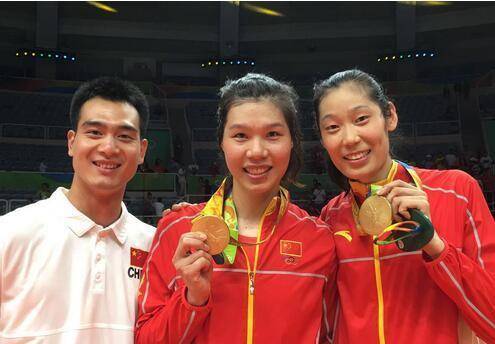 朱婷创历史获土超mvp和偶像黄晓明隔空互动曾被弄到满脸通红_微博