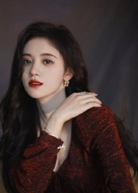 "4000年美女"鞠婧祎旧照曝光被质疑整容,王思聪点赞_视频_化妆_节目组