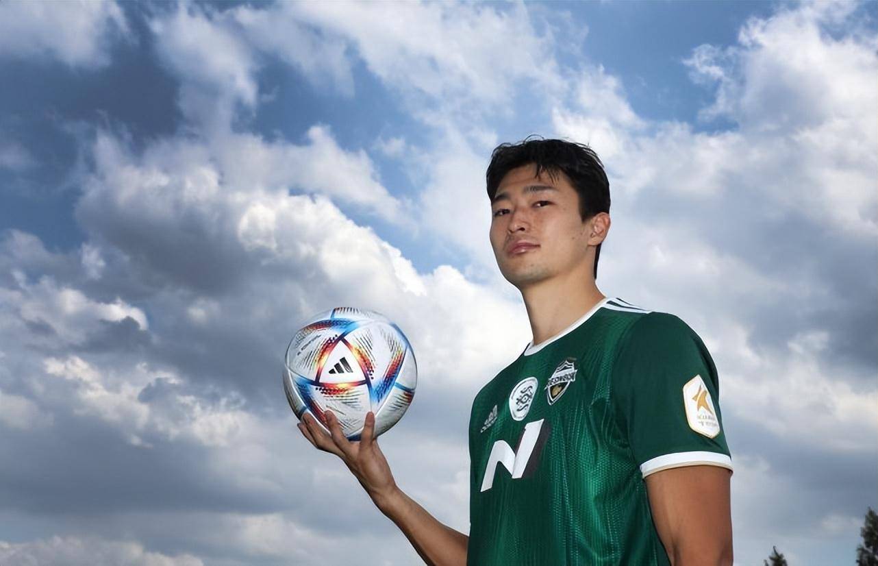 24岁韩国锋霸暂缓留洋,拒绝三份报价,朴智星密谈成功_曹桂城_欧洲_曹