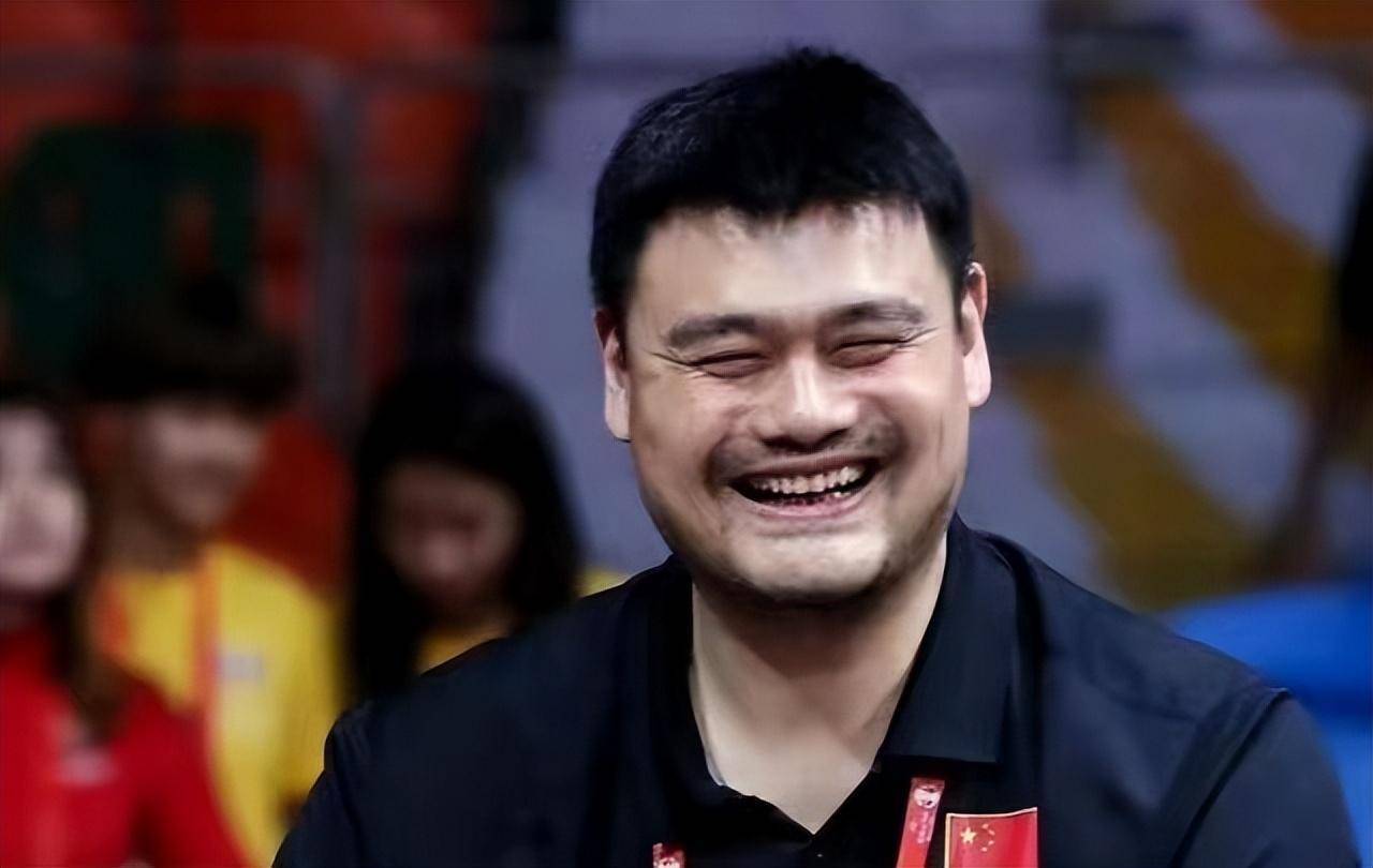 11分9助攻,姚明笑了,赵睿可以取代郭艾伦成男篮的后场领袖了_比赛