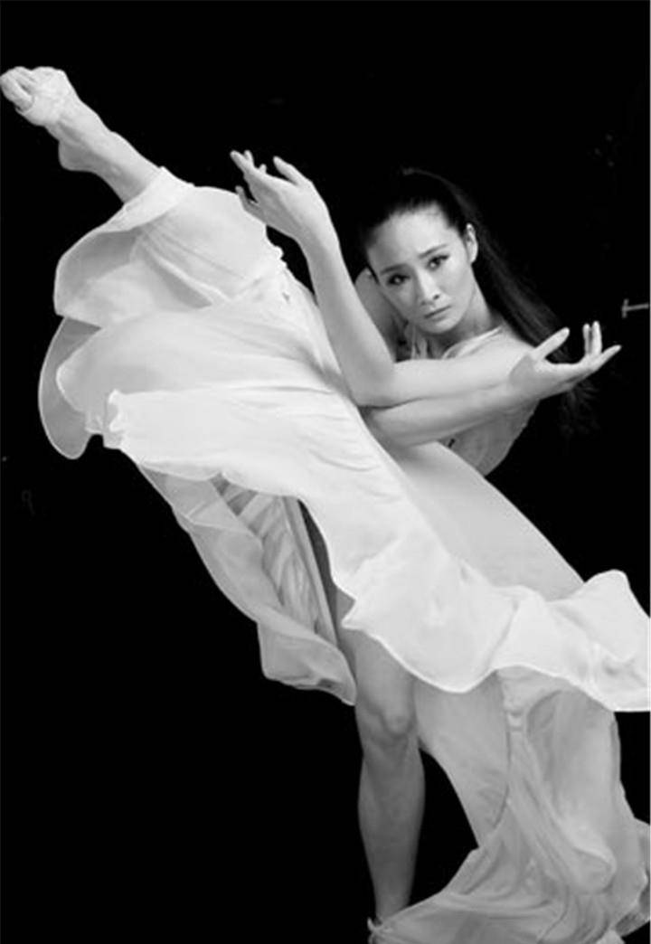 国家一级演员"王小蒙",离开赵本山10年后,35岁享誉全世界!