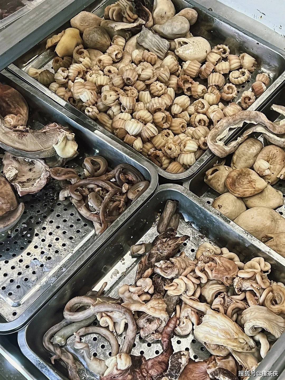 还能促火锅搭配的鱼生配菜更是丰富金不换蒜片萝卜丝姜丝菜脯粒