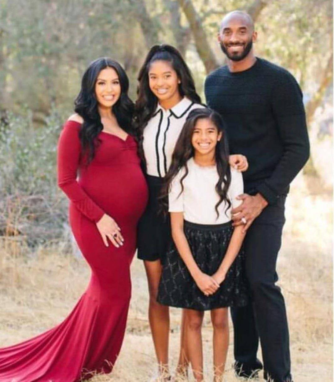 瓦妮莎拒绝跟韦德,詹姆斯"撞衫",大女儿赘肉明显,瓦妮莎太迷人_科比