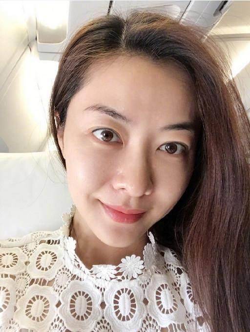 其实熊黛林和老公郭可颂早在4月30日就出发度假了,来看下熊黛林的素颜