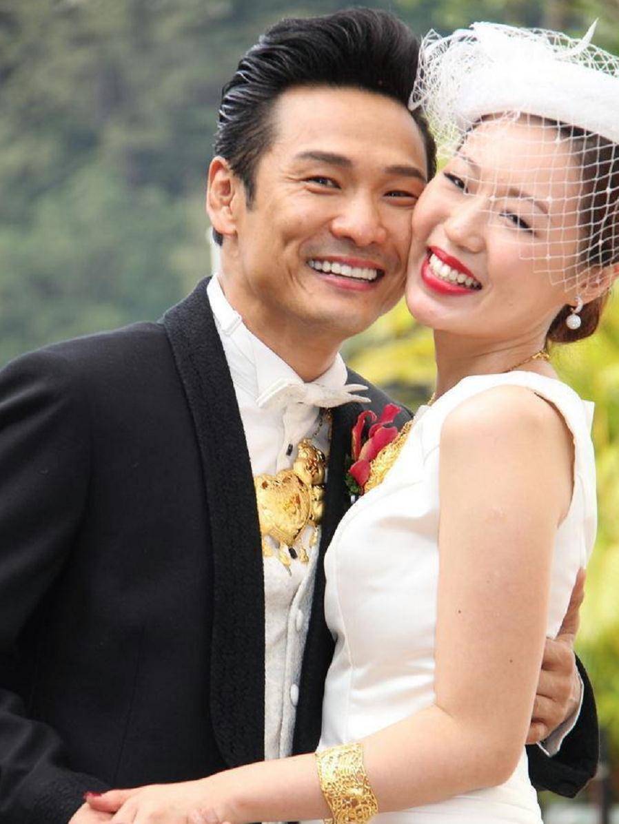杜德伟妻子李晓冰,丈夫比母亲大一岁,婚后生一子,生活幸福甜蜜_工作