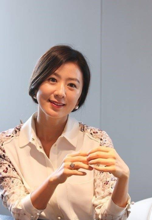 韩国五十多岁的女演员图片