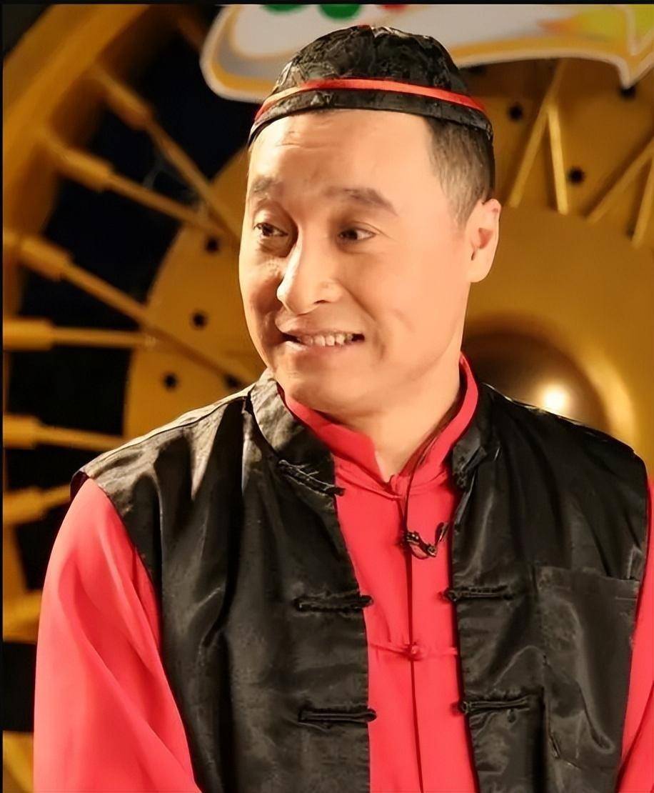 和央视主持人邹德江闹翻,张小飞究竟是什么来头_表演_二人转_徒弟