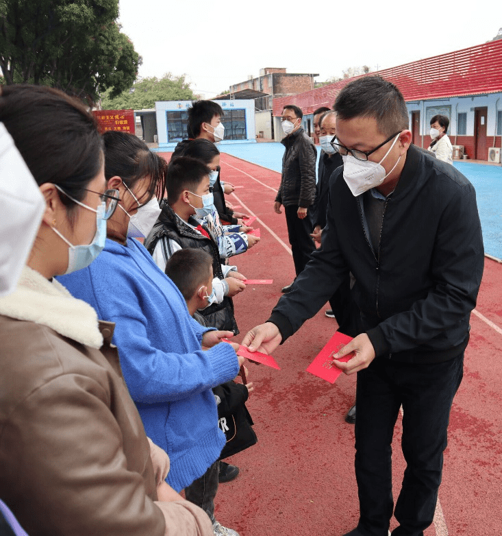 走进漳州市社会福利院,漳州市光华学校,慰问在福利院生活的孤寡廊人