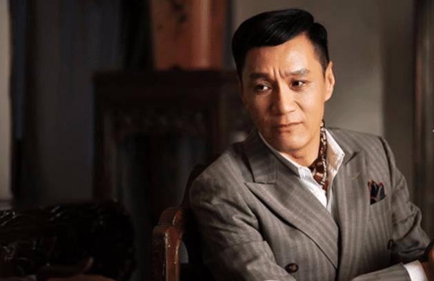 长相普通的他,因为热爱所以坚持,如今更是公认的实力派演员_冯远征