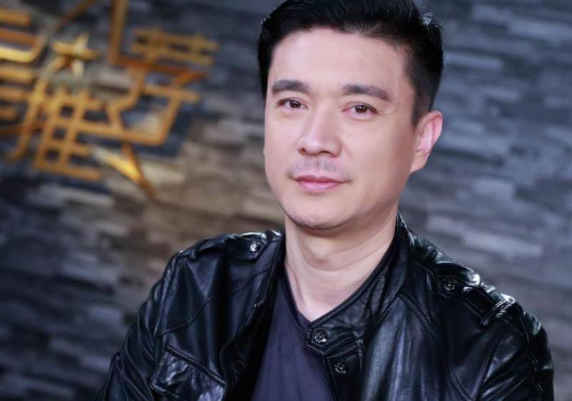 张明健浮华中的清流,面相亲和却能渣到极致,勾勒小人物的魅力_进行