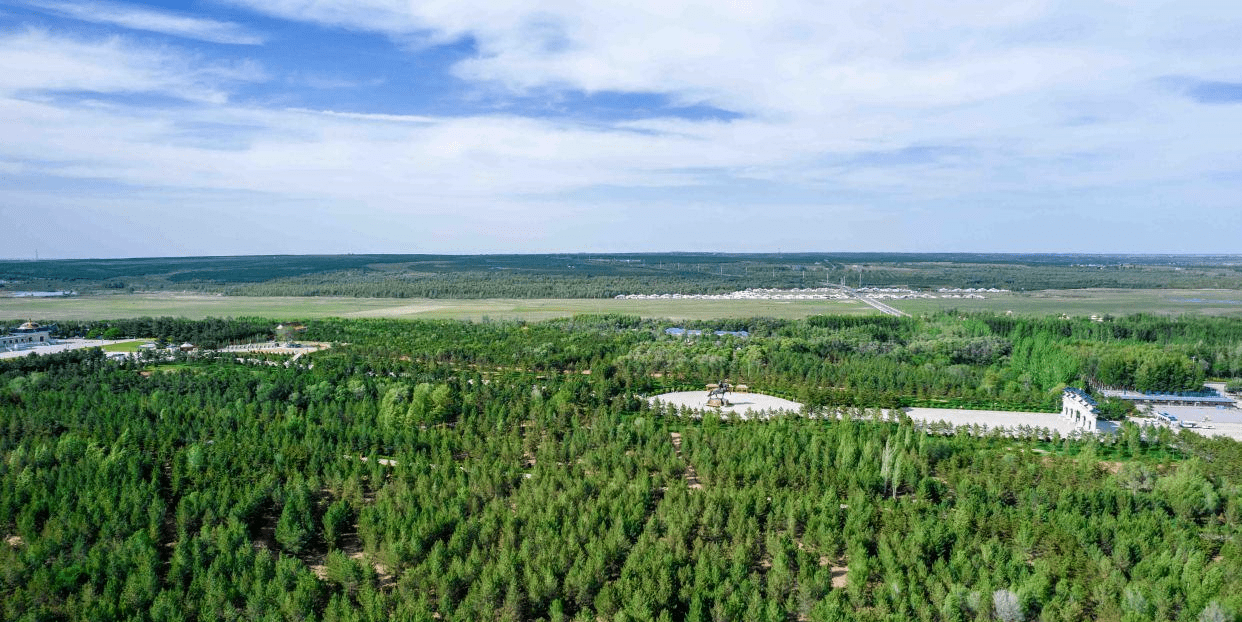 哈素为蒙古译音,它的原名是哈拉乌素,意为青水湖,因湖水青色而得名.