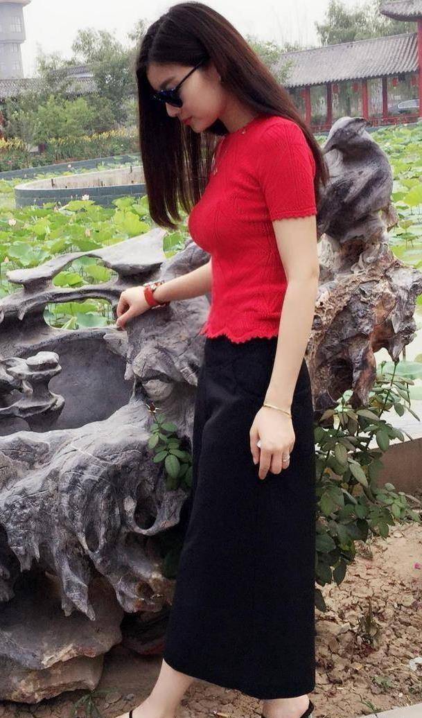 歌手杨小曼,年底回到农村老家,网友:这对明星夫妻好接地气啊_唐艺