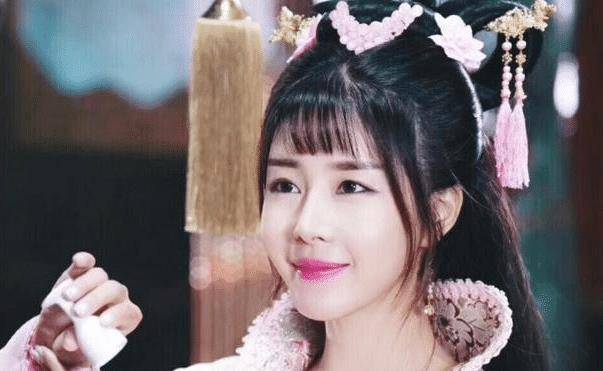 拍摄过很多策划的唐瑞宏,身材十分火辣,也拍摄过很多的电视剧_时候