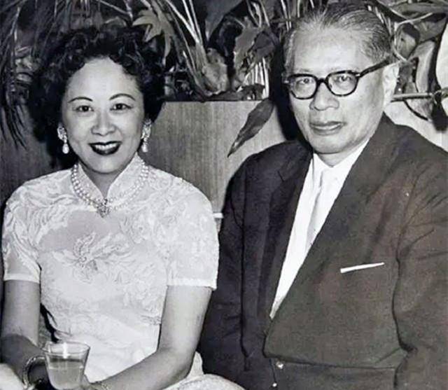 宋子文晚年只与小弟往来,死后宋家三姐妹无一到场,仅