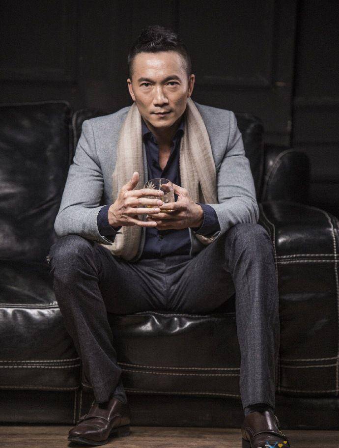 《誓不忘爱情》《烈火街头》《一刀倾城》等电影短短几年的时间里邹