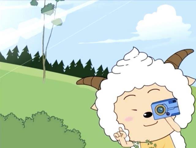 紧接着懒羊羊登场,懒羊羊手里拿着的则是一个照相