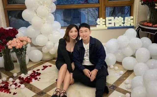 1米58奥运冠军邹凯娇妻周捷即将生二胎,身材丰腴体态优美_体操_奥运会