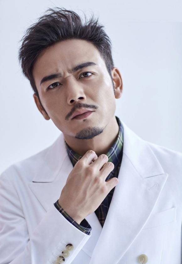 "肌肉硬汉"杨烁:千人千面,健身20年,行走的荷尔蒙_四道风_小时候_生死