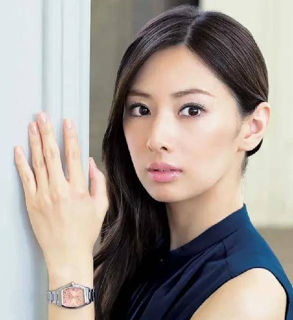 原来36岁的北川景子,演技越来越惊艳成熟,她不仅是个美人妻,还是个辣