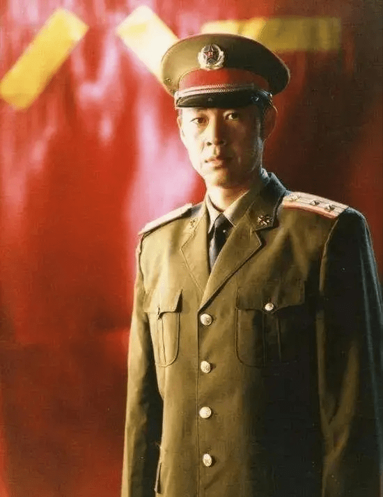 无论是《和平年代》《历史的天空》还是《中国远征军》,张丰毅塑造的