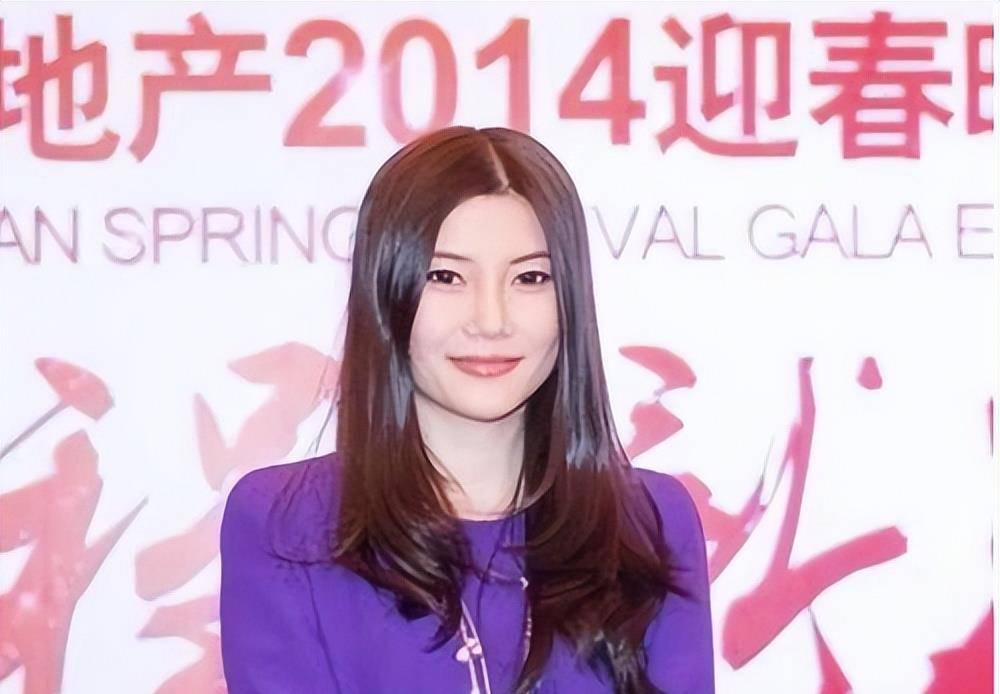 香港女富豪纪凯婷,30岁身家达几百亿,却爱上农村出身"穷小子"_姚尚坤