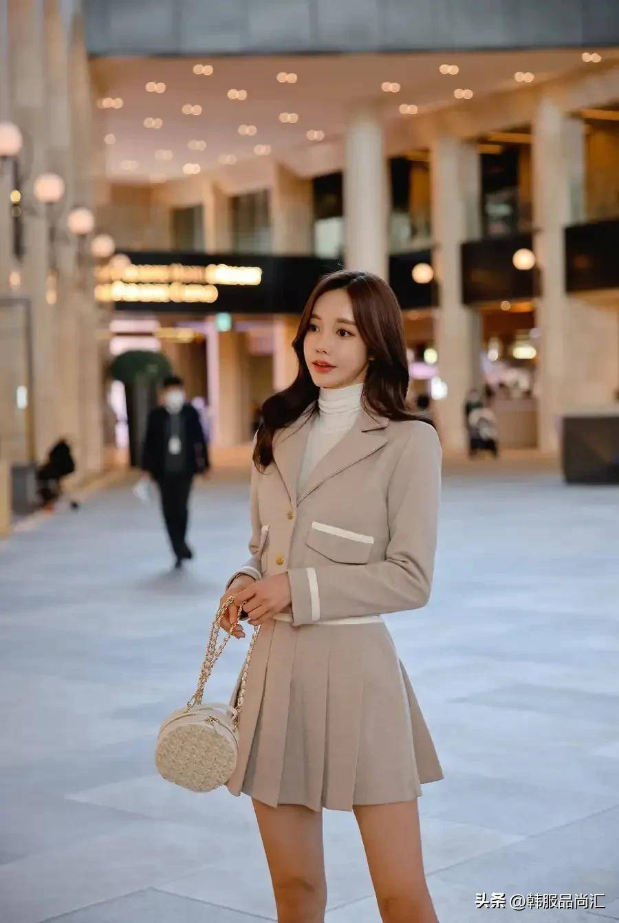 韩服品尚汇女神模特孙允珠阿拉哔咔苦涩磨砂咖啡西装裙_职业_衣服