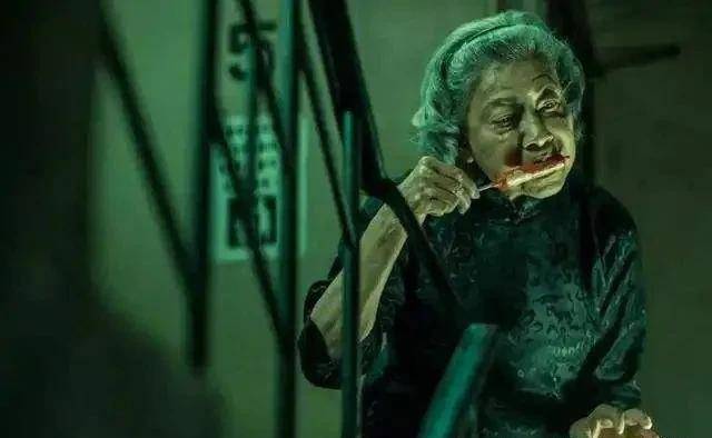 88岁"鬼婆"罗兰头婚,嫁给90岁老戏骨胡枫,迟暮之年也活得精彩_古天乐