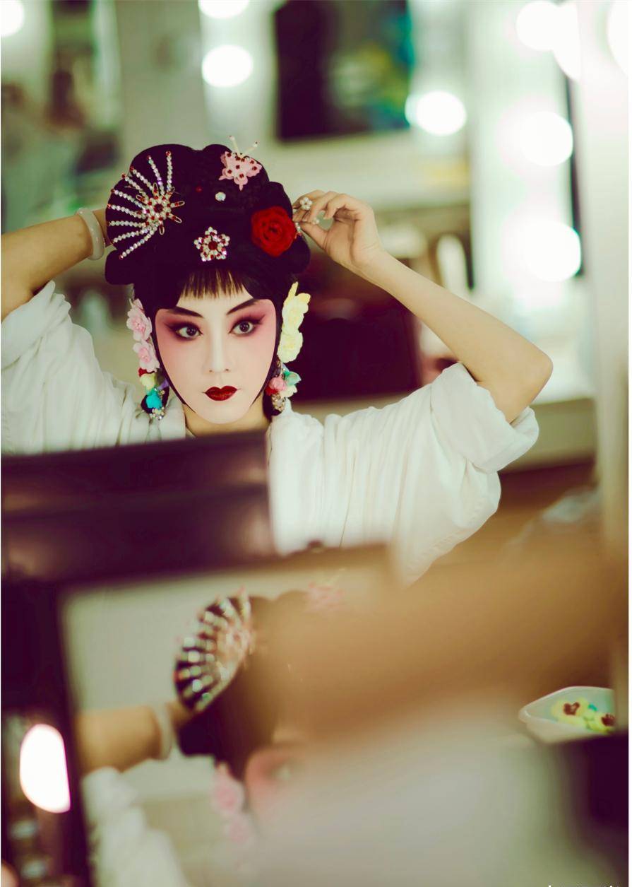 6张照片告诉你:32岁的王梦婷,为什么被称为当世第一京剧偶像_美人