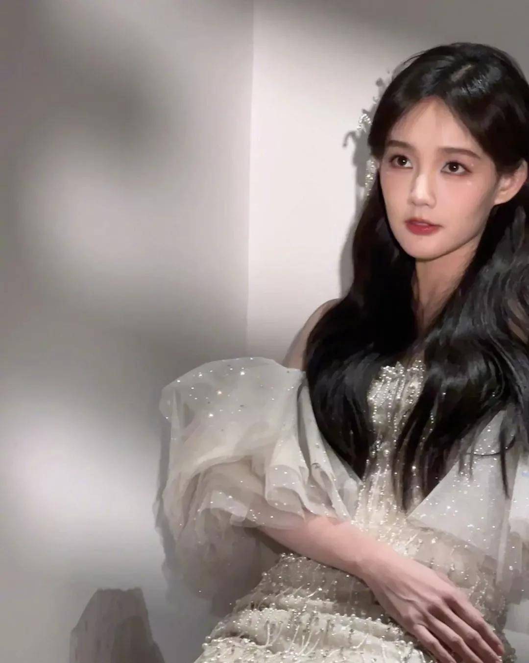 人间尤物毛晓彤和李一桐你更喜欢谁_什么_中都_味道