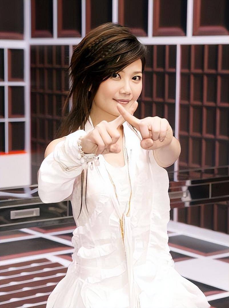 "情歌天后"梁静茹,被李宗盛发掘成天后,经历一段失败的婚姻_音乐_勇气