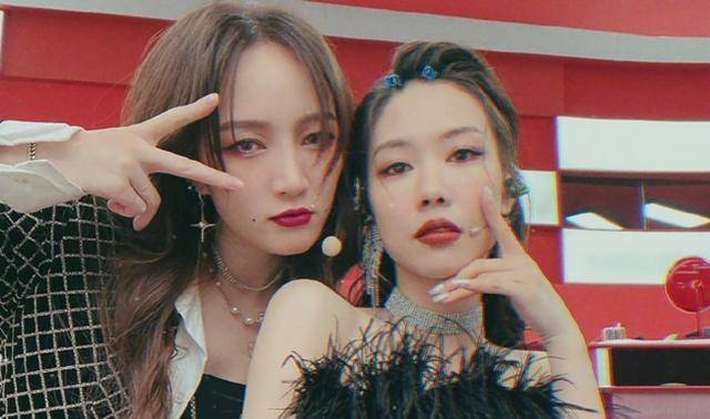 《浪姐》第一季已播完一年,有人赚得盆满钵满,有人继续在家抠脚_姐姐