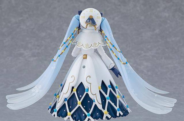 figma:初音未来雪未来可动手办官图公开白化版本的阿尔泰尔_造型_评价