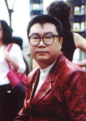 "芊夫哥"伊相杰:爆红后事业进入低谷,52岁再娶小娇妻_于文华_尹相杰