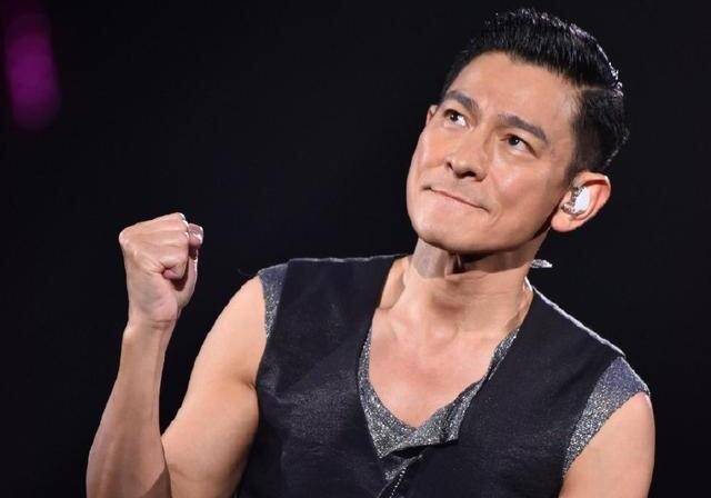 刘德华出道40年依然受欢迎,60岁的状态好到像40岁_工作_生日_网友