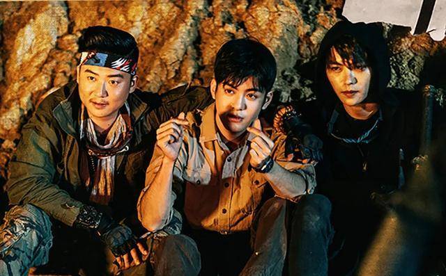 第七,秦昊主演的《沙海》,这是张起灵进入青铜门代替吴邪守护十年,十