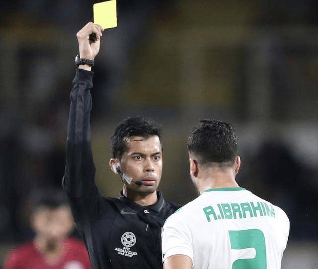 国足vs叙利亚凶多吉少,新加坡裁判堪称衰神,执法中国球队成绩差_比赛