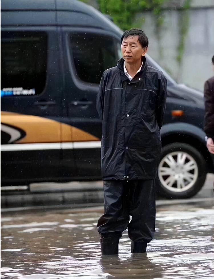 最受欢迎市长耿彦波,被称现实版"达康书记",学历履历让人钦佩_耿公