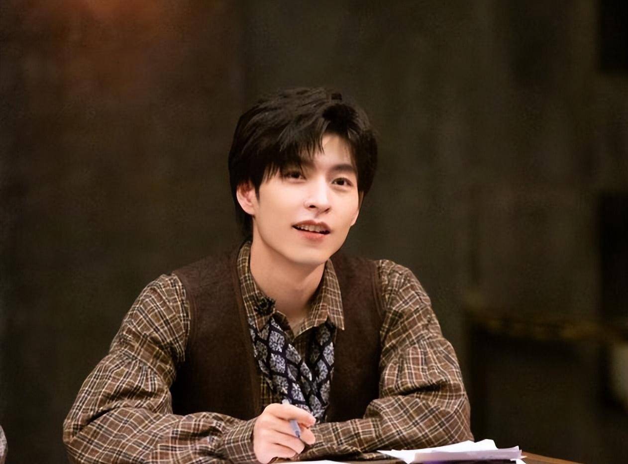 因记仇拒绝清华,凭实力成"北大最帅校草",郭文韬到底有多牛?