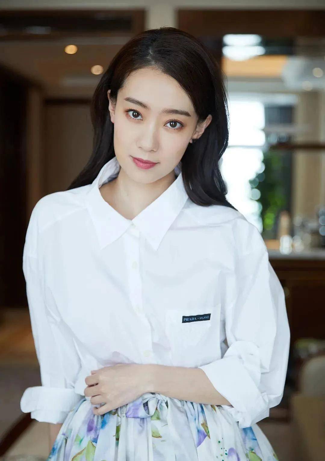 初识张小斐还是2016年《喜剧总动员》喜剧大赛,她率领大碗团队取得第