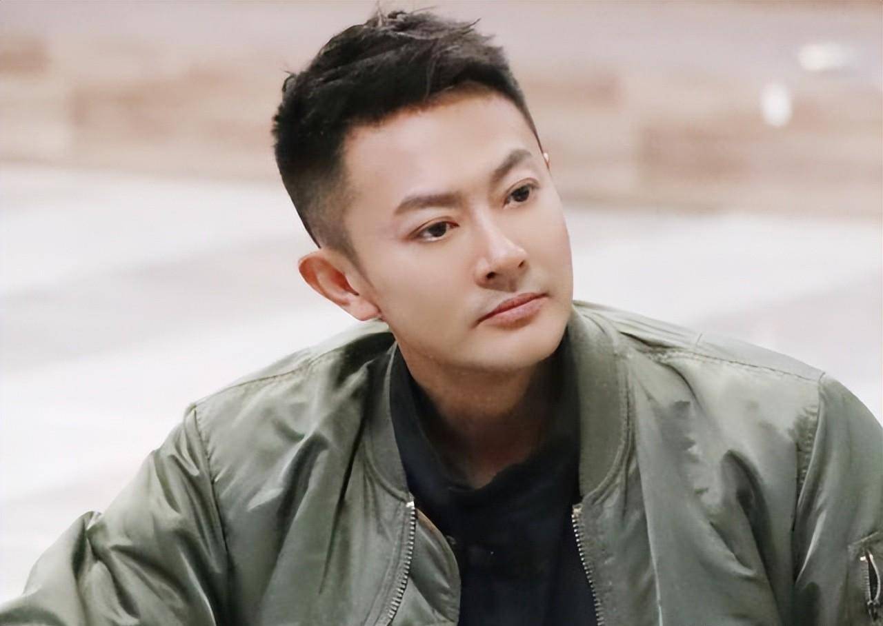 而当年力挺印小天的那些明星,口碑一直很好,星途璀璨,比如聂远,杨紫.