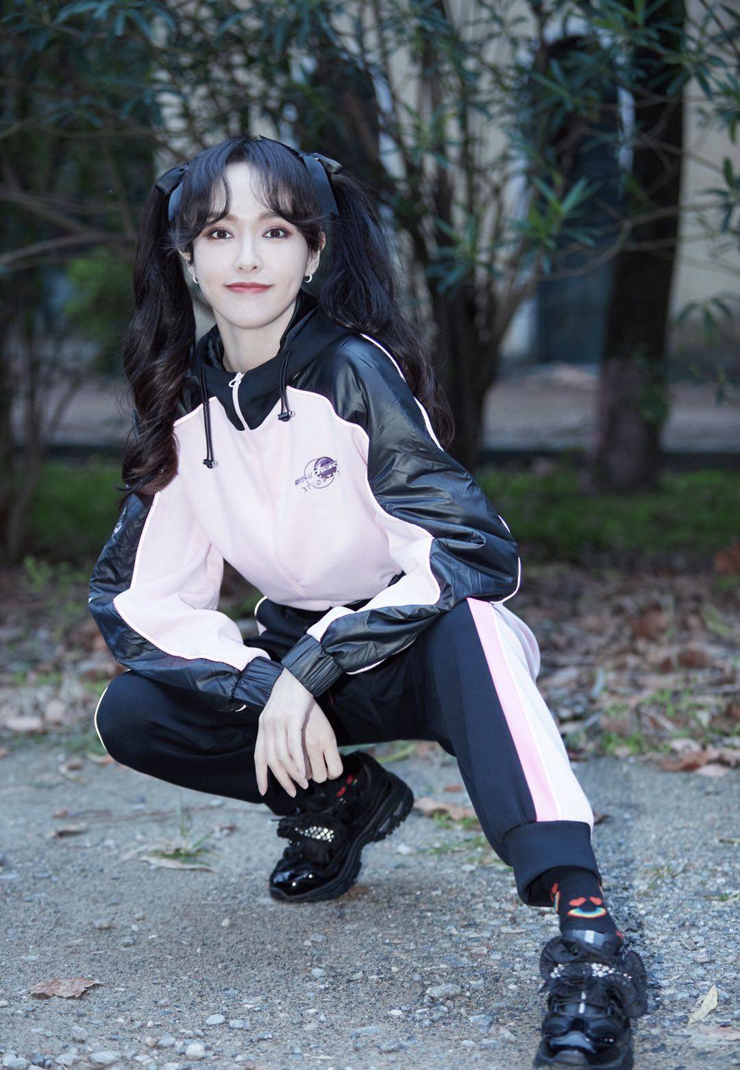 唐嫣双马尾搭配运动套装,很少见,一副甜美可爱的模样,相当圈粉_少女