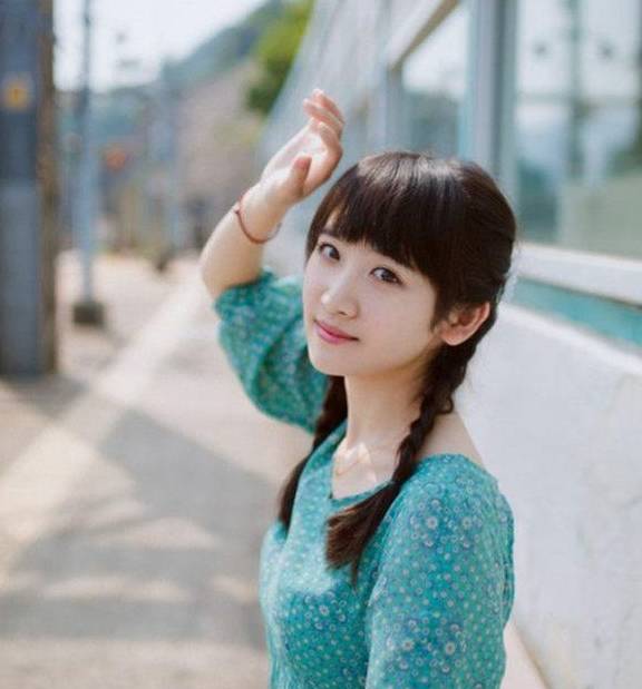 姑姑,我劝你别打这些鱼的主意了,奶奶会打屎你……_妈妈_朋友_鱼缸