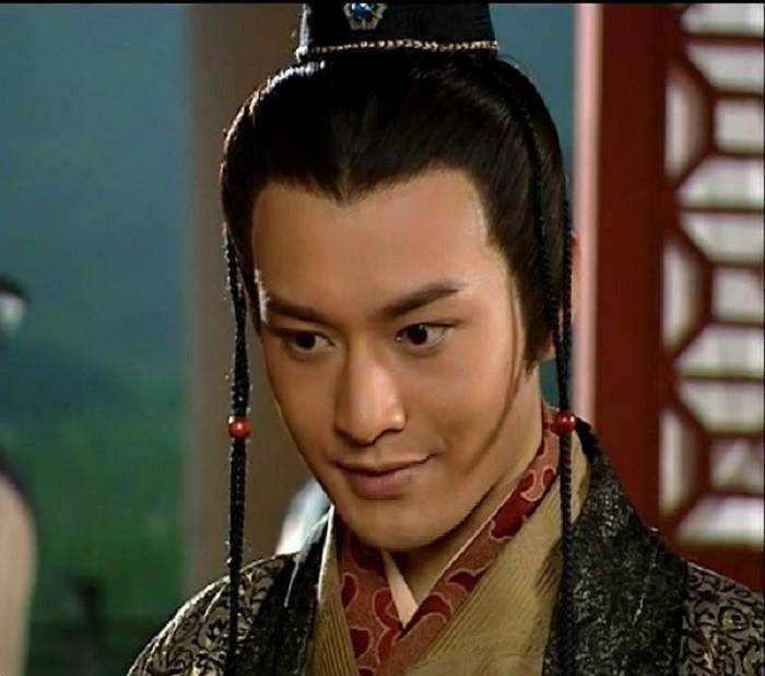 西汉汉武帝死后,立8岁的刘弗陵为帝,霍光,金日磾,上官桀辅政,结果引发